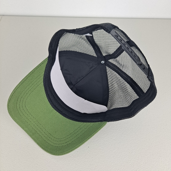 New Baseball-Style Daffy Duck Cap - Picture 4 of 5